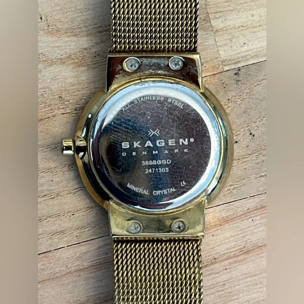 Skagen Steel Denmark Ladies Watch Gold-Tone Mesh Bracelet  Dial Ring Crystals